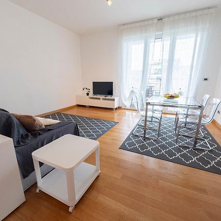 Luxury Apartment - Cesare Battisti 26A San Donato Milanese Exteriér fotografie